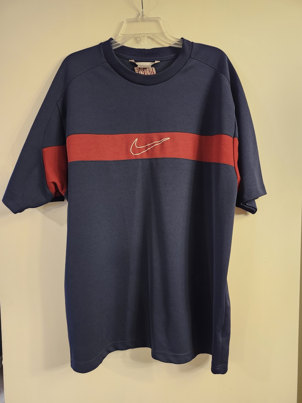 Vintage 90s Nike Men’s Navy Blue & Red Short-Sleeve Crew Shirt